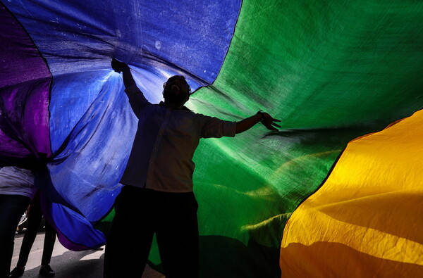 Ιράν: Υποχρεωτικές επεμβάσεις επαναπροσδιορισμού φύλου για «να εξαλειφθεί η ομοφυλοφιλία»