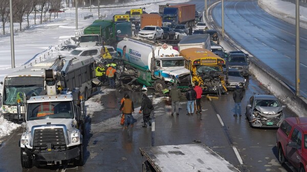 Τεράστια καραμπόλα με 200 οχήματα στον Καναδά - Δύο νεκροί και δεκάδες τραυματίες
