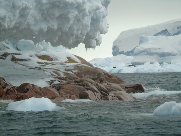 Ένα νέο νησί αποκαλύφθηκε στην Ανταρκτική ενώ οι πάγοι λιώνουν