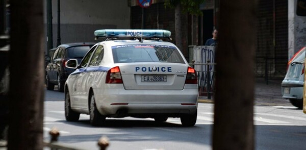 Θεσσαλονίκη: Συνελήφθη 79χρονος - «Έκρυβε» βαρύ οπλισμό στο σπίτι του