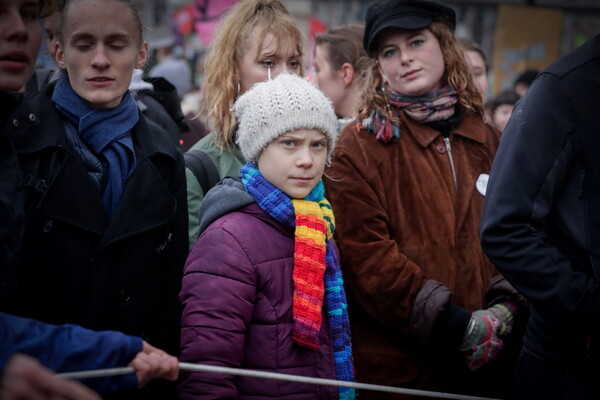 Τούνμπεργκ: «Το σπίτι μας καίγεται» - Μαζική πορεία στις Βρυξέλλες για το κλίμα