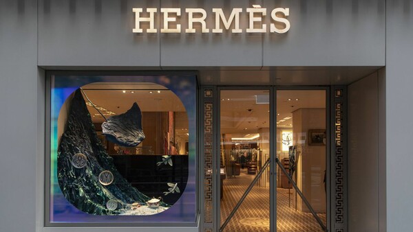 Ο οίκος Hermès κλείνει τις μονάδες παραγωγής στη Γαλλία - Εκτός από εκείνη με τα αρώματα