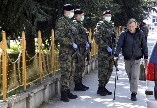 Η Σερβία απαγορεύει την κυκλοφορία των ηλικιωμένων - Ειδική απαγόρευση για τα χωριά