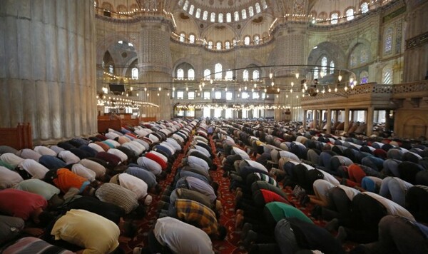 Κορωνοϊός στην Τουρκία: 47 κρούσματα - Διαταγή απαγόρευσης προσευχής σε τεμένη και να κλείσουν καφέ και θέατρα