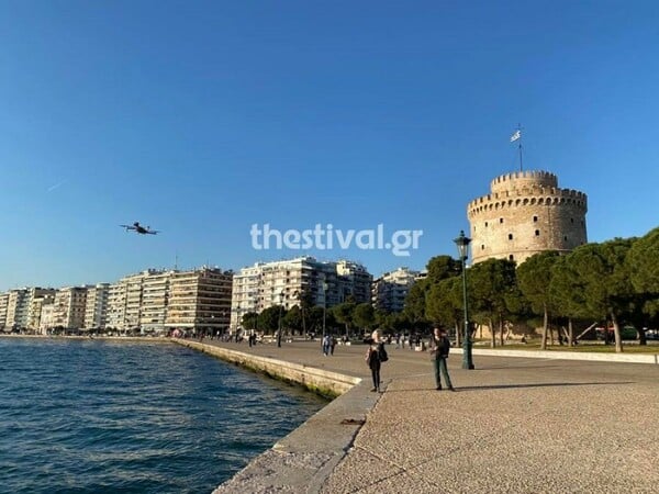 Κορωνοϊός: Drone στη Θεσσαλονίκη καλεί τους πολίτες να μείνουν σπίτι τους