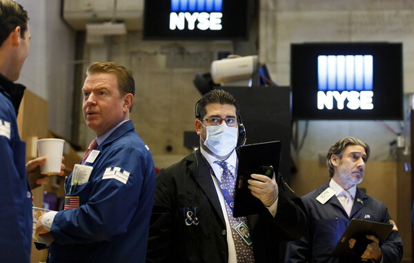 Wall Street: Νέα διολίσθηση για τον Dow Jones - Ανεπαρκή τα μέτρα της Fed
