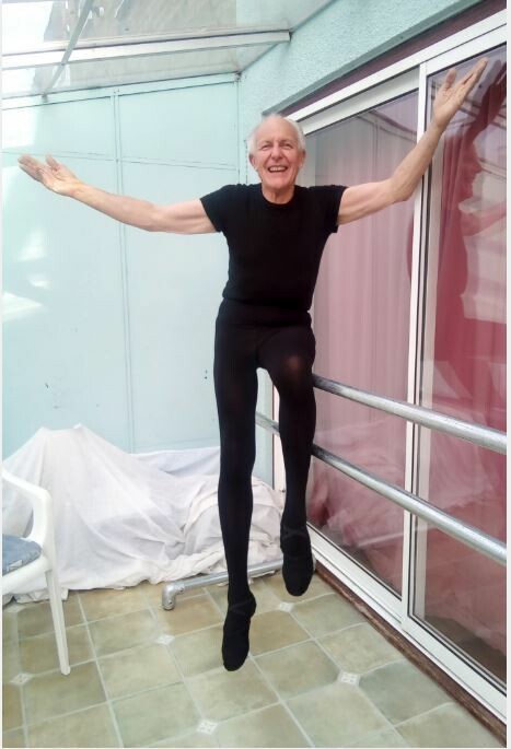 Βρετανία: 75χρονος ξεκίνησε μπαλέτο όταν έχασε τη γυναίκα του - Ετοιμάζεται να δώσει εξετάσεις για το δεύτερο επίπεδο