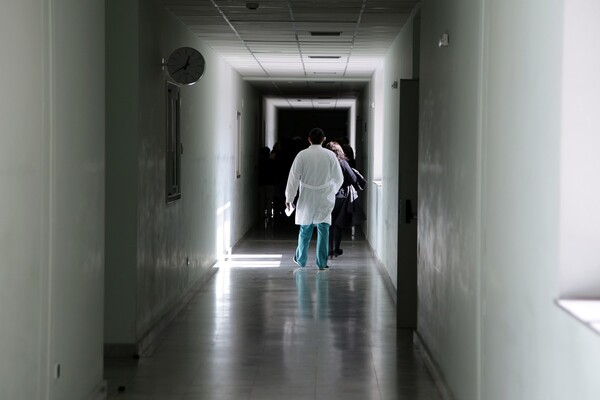 Κορωνοϊός: Στους 46 οι νεκροί - Κατέληξαν τρεις ασθενείς σε Αθήνα και Πτολεμαΐδα