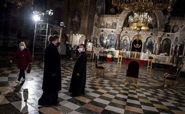 Ανοιχτές οι εκκλησίες στη Βουλγαρία για το Πάσχα - «Ο κόσμος έχει πεσμένο ηθικό», λέει ο Μπορίσοφ