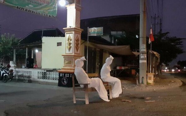 Στην Ινδονησία επιστρατεύουν «φαντάσματα» για να τηρηθούν τα έκτακτα μέτρα κατά του κορωνοϊού