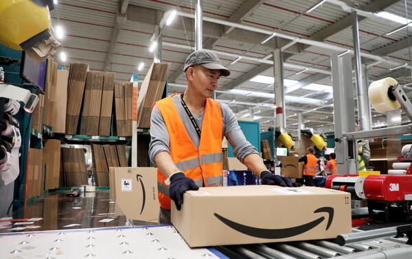 Amazon: 75.000 προσλήψεις εν μέσω κορωνοϊού