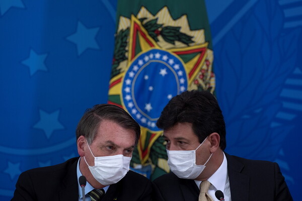 Βραζιλία: Ο υπ. Υγείας επικρίνει τον Μπολσονάρου, επειδή αψηφά τα μέτρα για τον κορωνοϊό