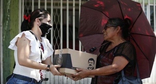 Μεξικό: H κόρη του Ελ Τσάπο και καρτέλ ναρκωτικών διανέμουν ανθρωπιστική βοήθεια κατά του κορωνοϊού