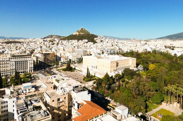 Σταϊκούρας: Παραμένουν έκπτωση ενοικίου, επίδομα 800 ευρώ και αναστολή οφειλών