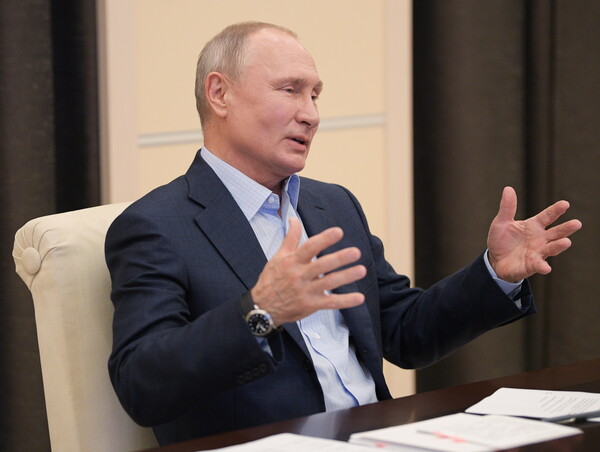 Ρωσία: Δύο ακόμα μέλη της κυβέρνησης Πούτιν θετικά στον κορωνοϊό