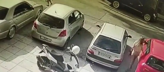 Επίθεση με βιτριόλι: «Δεν την ξέρω, με αιφνιδίασε» - Τι είπε η 34χρονη στους αστυνομικούς