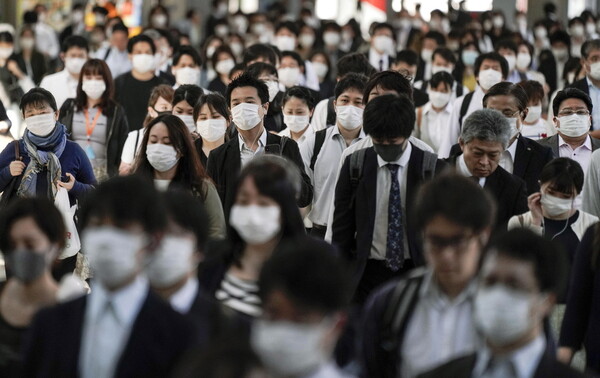 Ιαπωνική ΜΚΟ φτιάχνει διαφανείς μάσκες για κωφούς και βαρήκοους