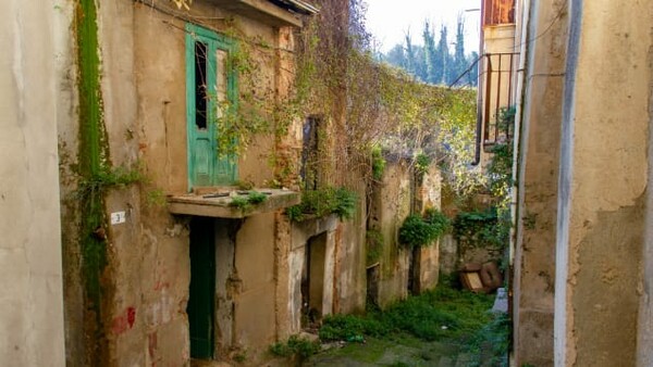 Καλαβρία: Σπίτια με 1 ευρώ στο χωριό των «τελευταίων Ελλήνων»