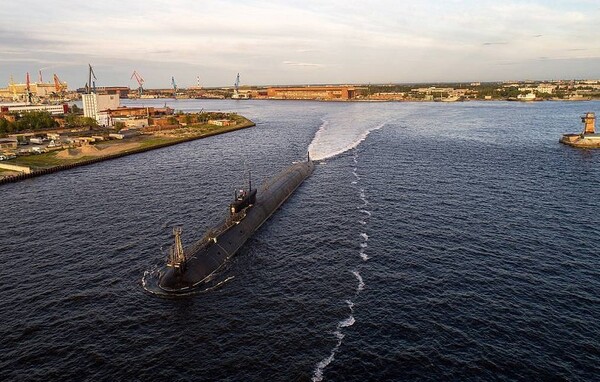 «Πρίγκιπας Βλαντίμιρ»: Το πιο σύγχρονο πυρηνικό υποβρύχιο της Ρωσίας εντάχθηκε στον στόλο της