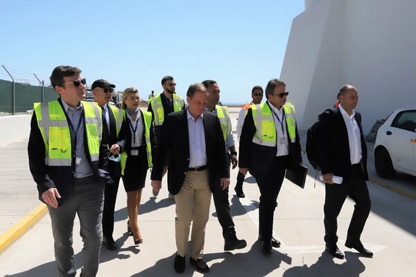 Επίσκεψη του Πρωθυπουργού και του Υπουργού Υποδομών & Μεταφορών στο αεροδρόμιο Σαντορίνης