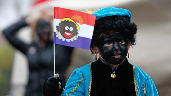 Ο Αμερικανός ακτιβιστής Τζέσε Τζάκσον ζητά να απαγορευτεί το έθιμο του «Μαύρου Πιτ» στην Ολλανδία