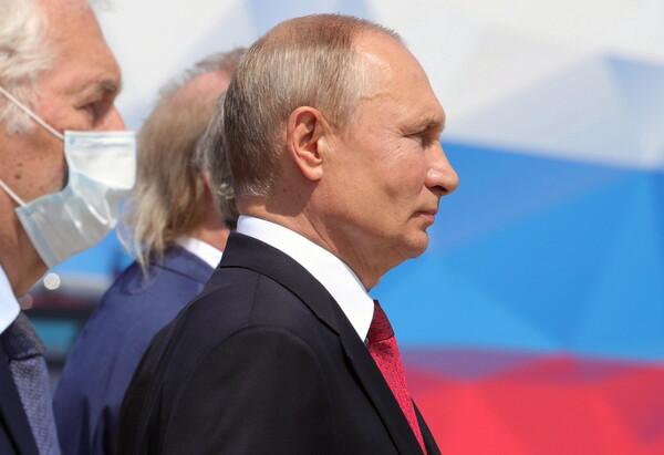 Πούτιν: Δεν αποκλείω την πιθανότητα να είμαι ξανά υποψήφιος για την προεδρία