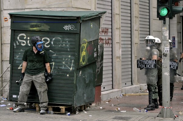 Δέκα φωτογραφίες από τα γεγονότα της Αθήνας από το Big Picture