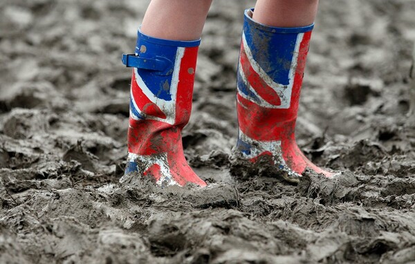 Δέκα φωτογραφίες από το Glastonbury 2011