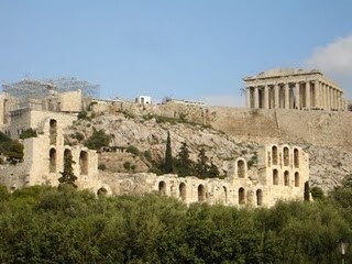 H Aκρόπολη σε κατάσταση πολιορκίας.