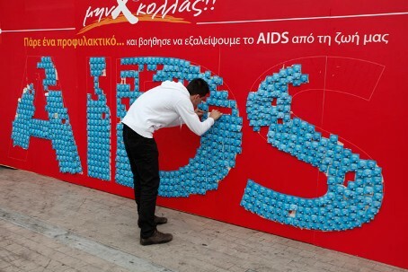 Λοβέρδος: «Η Ελλάδα στην πρώτη γραμμή του αγώνα κατά HIV/AIDS, παρά την κρίση» (βίντεο)
