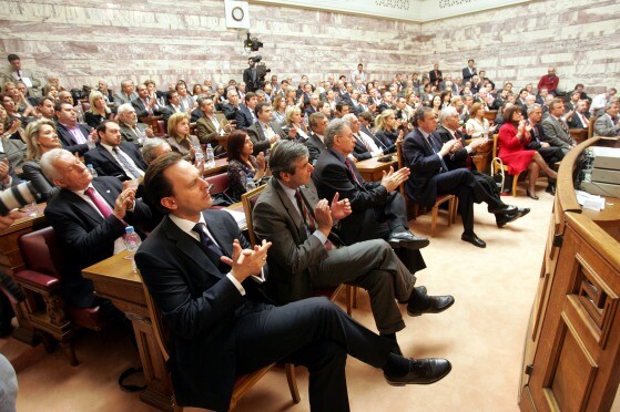 Παραιτήθηκε ο Νασιώκας, θέμα ηγεσίας θέτει η Βάσω Παπανδρέου