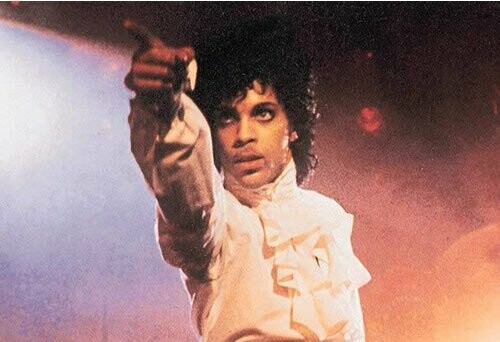 Prince: «Το ίντερνετ πέθανε»