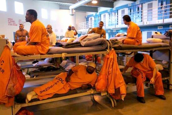 Στις διαβόητες φυλακές του Rikers Island οδηγήθηκε ο Στρως Καν