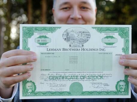 Μια μετοχή της Lehman Βrothers αξίζει και πάλι πολλά