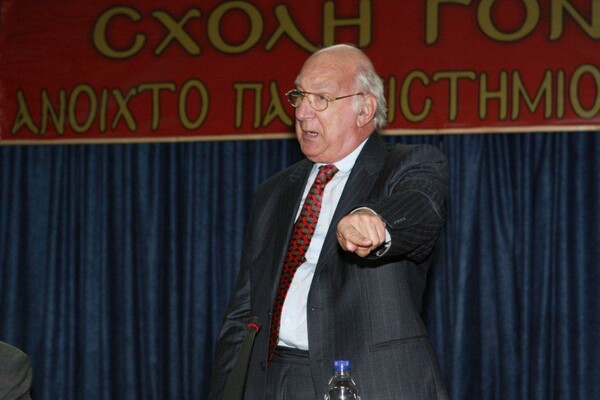 Πέθανε ο Νεοκλής Σαρρής
