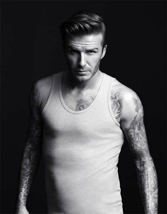 O David Beckham ποζάρει μόνο με τα εσώρουχα σε νέα διαφημιστική καμπάνια.