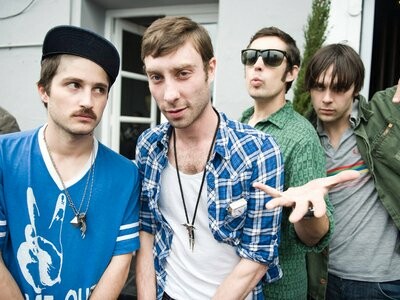 O Cole των Black Lips κάνει σεξ με την κιθάρα του