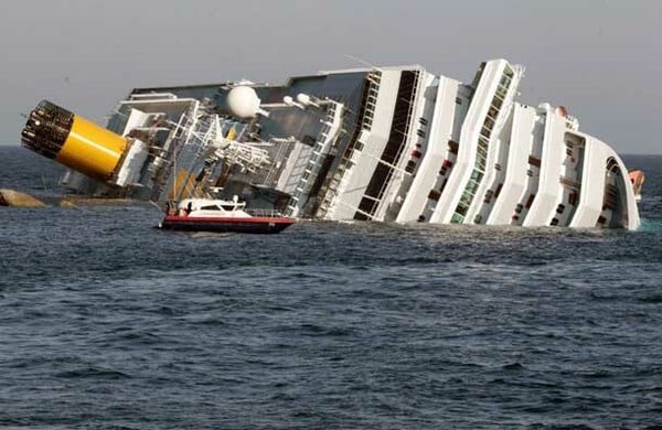 39 αγνοούμενοι στο "Costa Concordia"