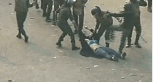 Η απίστευτη αστυνομική βία στην Αίγυπτο (video)