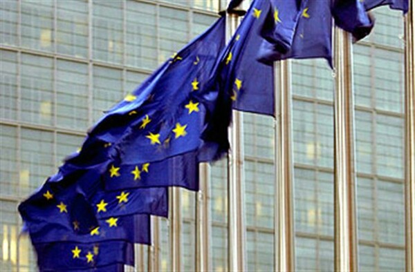 Βερολίνο: Επιμένει κατά των ευρωομολόγων