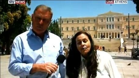 H Ελένη Λουκά διακόπτει την ζωντανή σύνδεση του Βρετανικού Sky!
