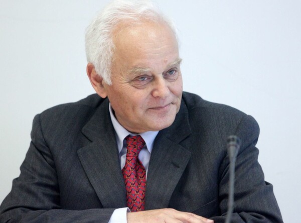 Μανιτάκης: Ανακοινώσεις όταν έχουμε ικανό και αντιπροσωπευτικό δείγμα αποτελεσμάτων