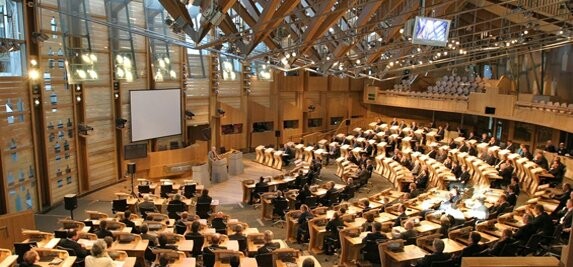 Εκκένωση του κοινοβουλίου της Σκωτίας από την αστυνομία