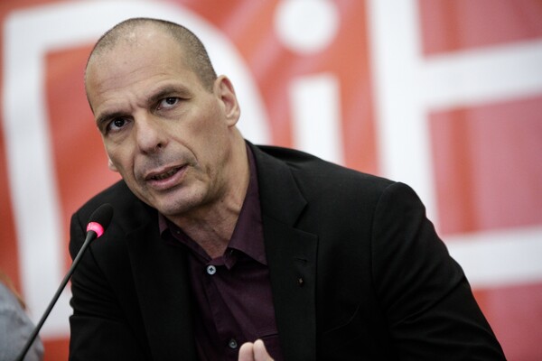 Γιάνης Βαρουφάκης: «Δεν απείλησα ποτέ με Grexit»