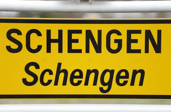 Τροποποιείται ο κώδικας συνόρων Σένγκεν στο σύστημα εισόδου - εξόδου