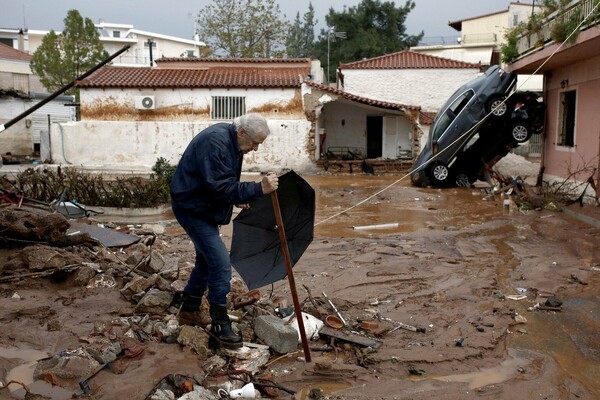 Απόγνωση στα χαλάσματα - 30 φωτογραφίες από την ισοπεδωμένη πλευρά της Αττικής