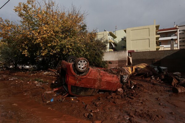 Απόγνωση στα χαλάσματα - 30 φωτογραφίες από την ισοπεδωμένη πλευρά της Αττικής