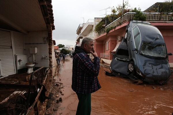 Απόγνωση στα χαλάσματα - 30 φωτογραφίες από την ισοπεδωμένη πλευρά της Αττικής