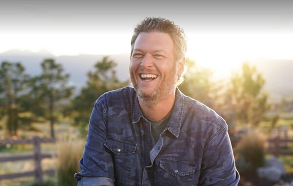 Το People αποφάσισε πως ο Blake Shelton είναι ο πιο σέξι άντρας του κόσμου