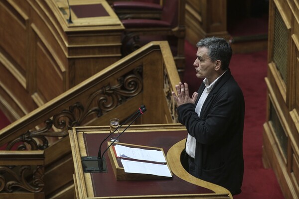 Ποια νέα μέτρα προβλέπει ο προϋπολογισμός του 2018 που κατατέθηκε στη Βουλή